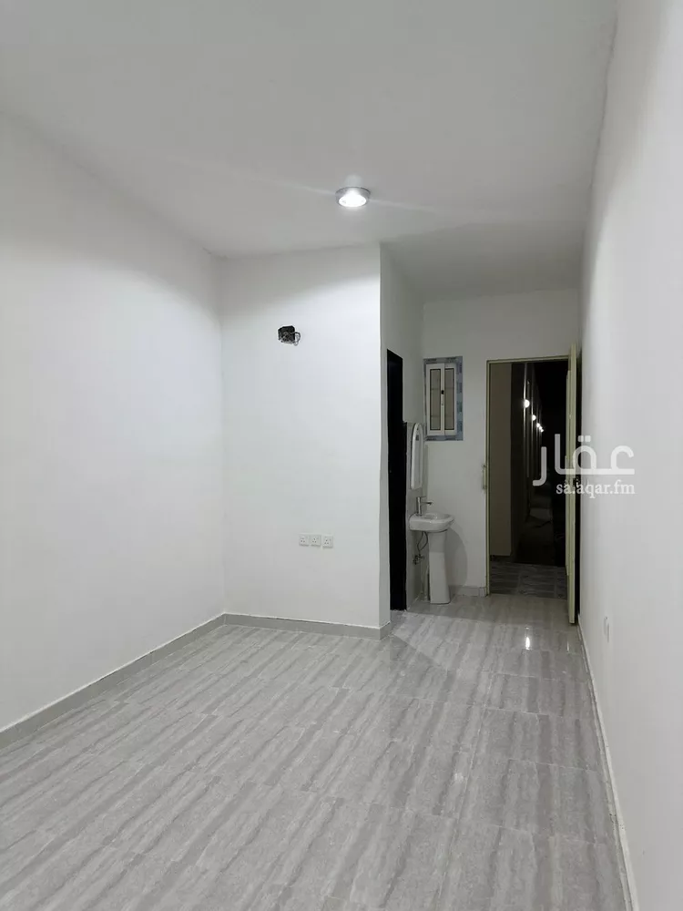 مجمع للإيجار في شارع البساتين, حي الرمال, مدينة الرياض, منطقة الرياض 18