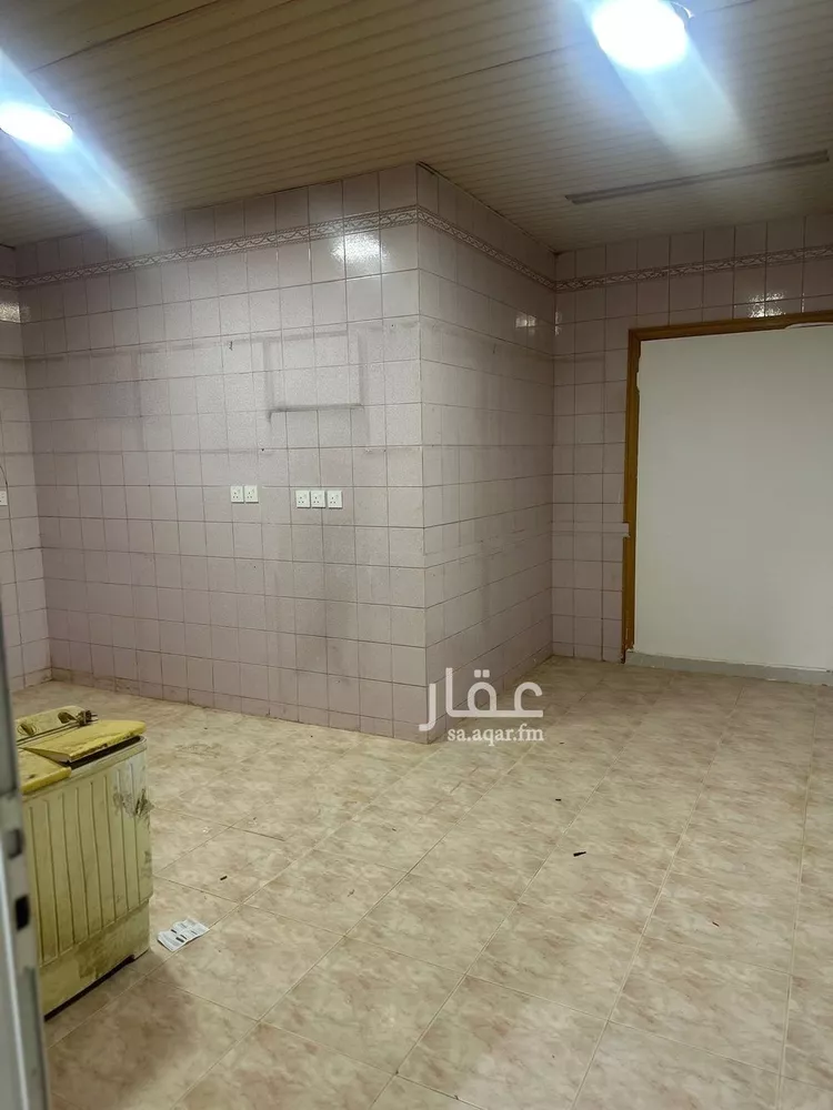 مجمع للإيجار في شارع البساتين, حي الرمال, مدينة الرياض, منطقة الرياض 21
