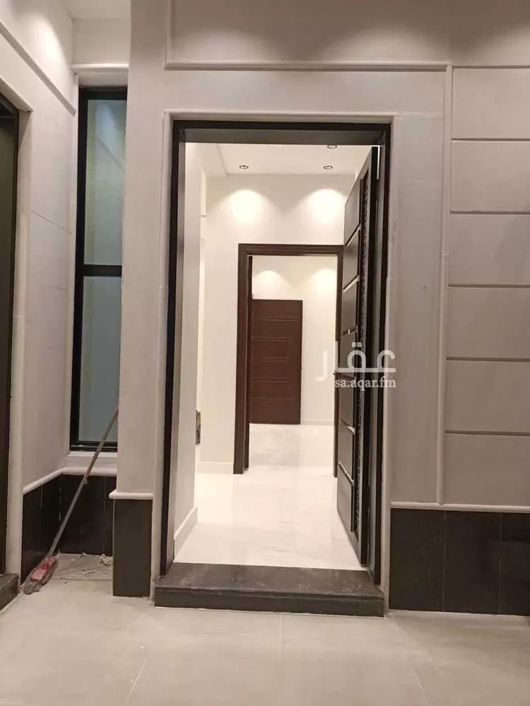 فيلا للبيع في شارع عثمان بن عيسى, حي المهدية, مدينة الرياض, منطقة الرياض صورة 2