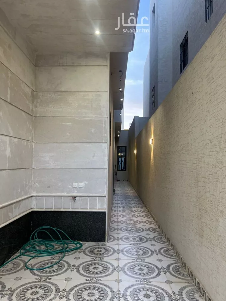 فيلا للبيع في شارع عمرو الشيباني, حي الرمال, مدينة الرياض, منطقة الرياض 14