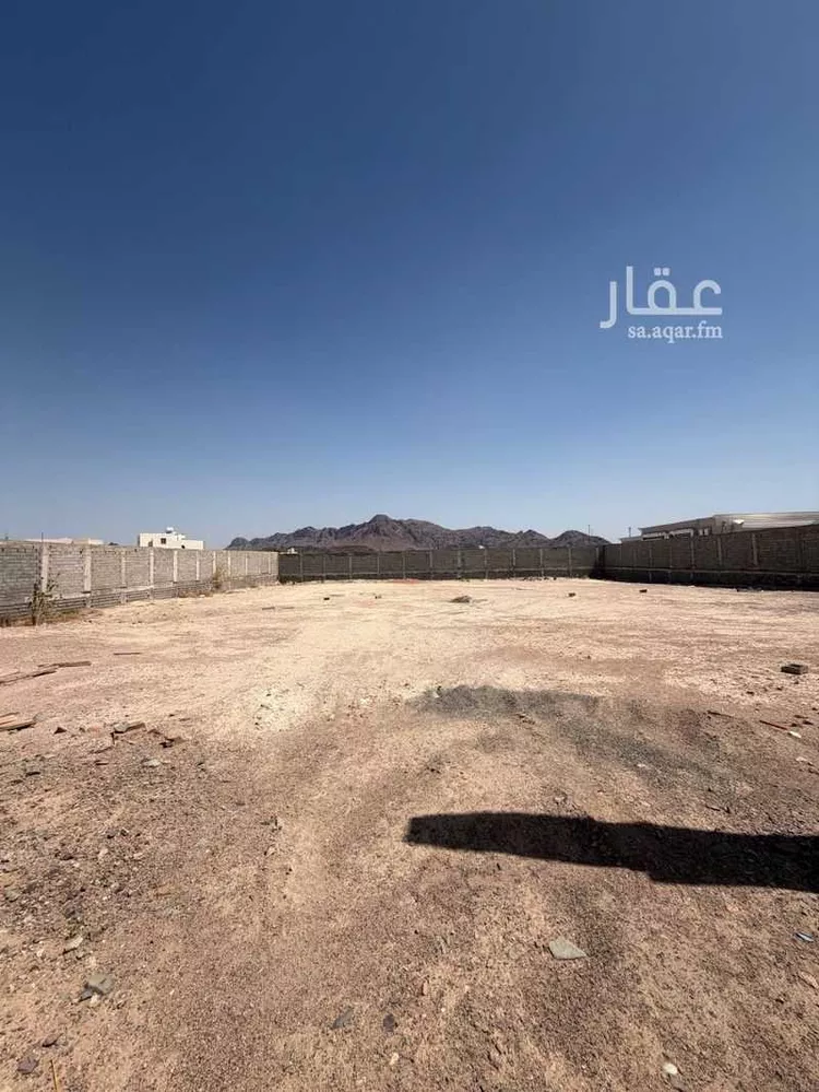 أرض للبيع في شارع عباد ابن ابي صالح, حي الغابة, مدينة المدينة المنورة, منطقة المدينة المنورة 1 صورة