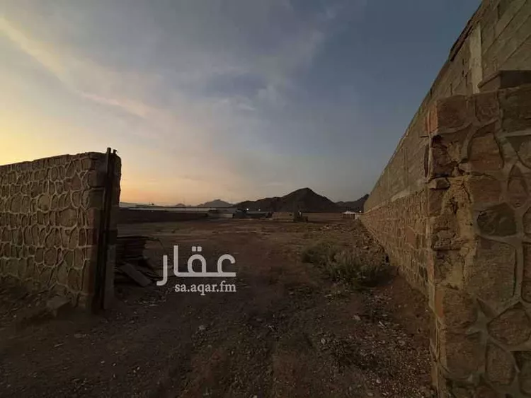 أرض للبيع في شارع عباد بن ابى صالح, حي الغابة, مدينة المدينة المنورة, منطقة المدينة المنورة 1 صورة
