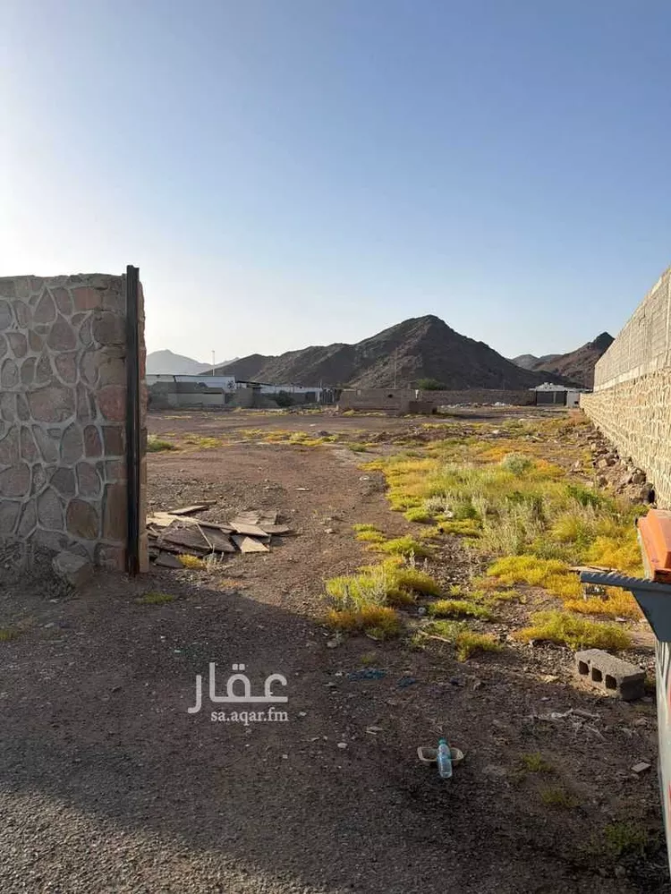 أرض للبيع في شارع عباد بن ابى صالح, حي الغابة, مدينة المدينة المنورة, منطقة المدينة المنورة