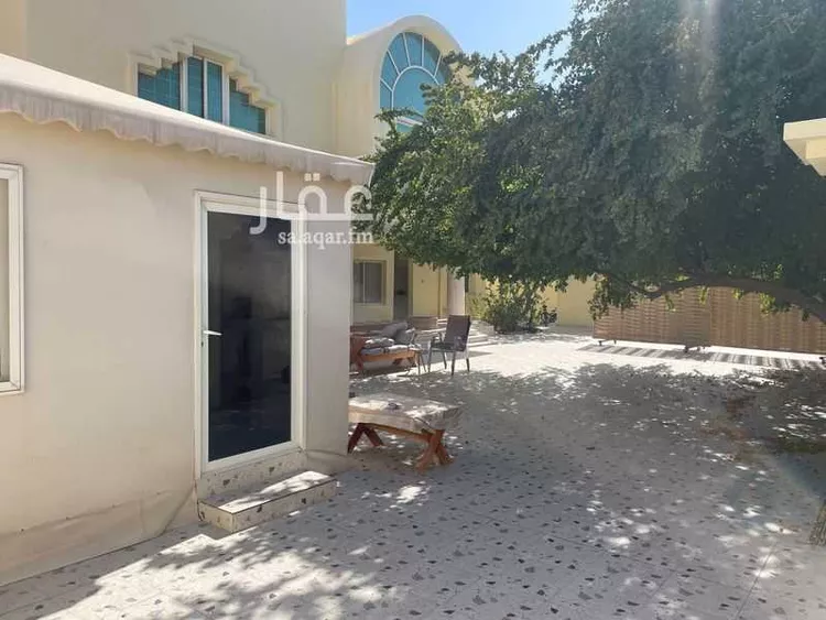 فيلا للبيع في شارع ابن أبي  البر, حي الدوحة الشمالية, مدينة الظهران, المنطقة الشرقية