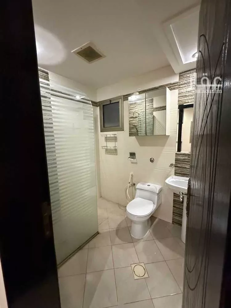 عمارة للإيجار في شارع دبسان, حي هجر, مدينة الدمام, المنطقة الشرقية صورة 2