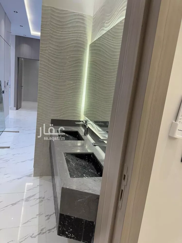 دور للبيع في شارع حسن مشاط, حي عكاظ, مدينة الرياض, منطقة الرياض 12