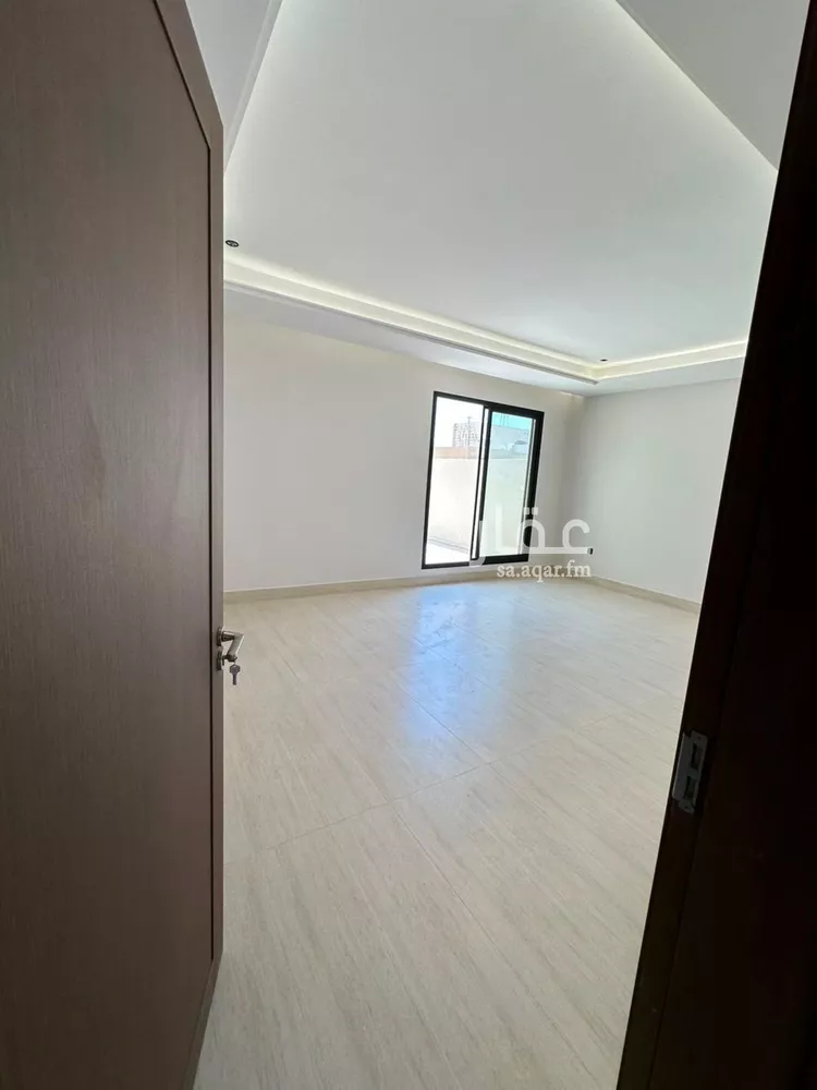 Floor for Sale in Riyadh Shubra 9