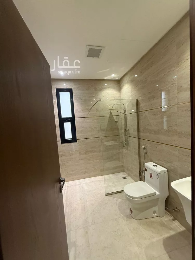 فيلا للإيجار في شارع عبدالرحمن أبي الفضل, حي القيروان, مدينة الرياض, منطقة الرياض