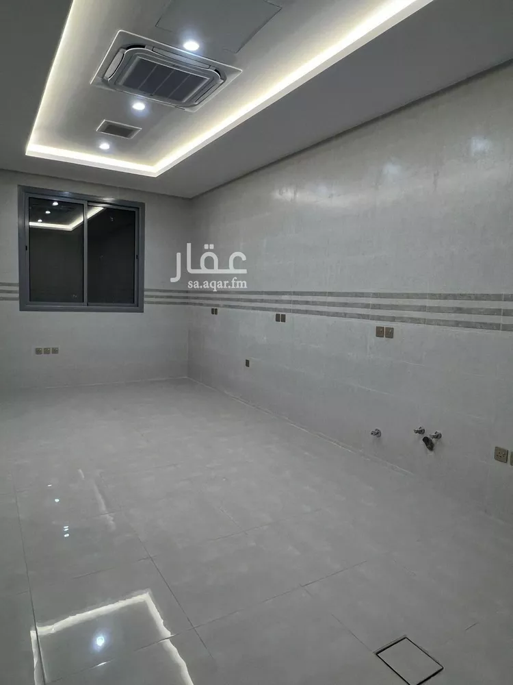 فيلا للبيع في شارع إسماعيل الأزدي, حي القيروان, مدينة الرياض, منطقة الرياض