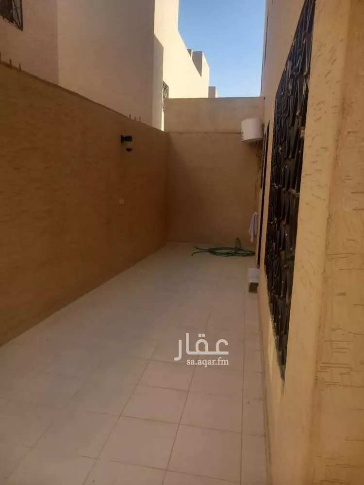 فيلا للإيجار في شارع النوارس ، حي عريض ، الرياض ، منطقة الرياض صورة 5