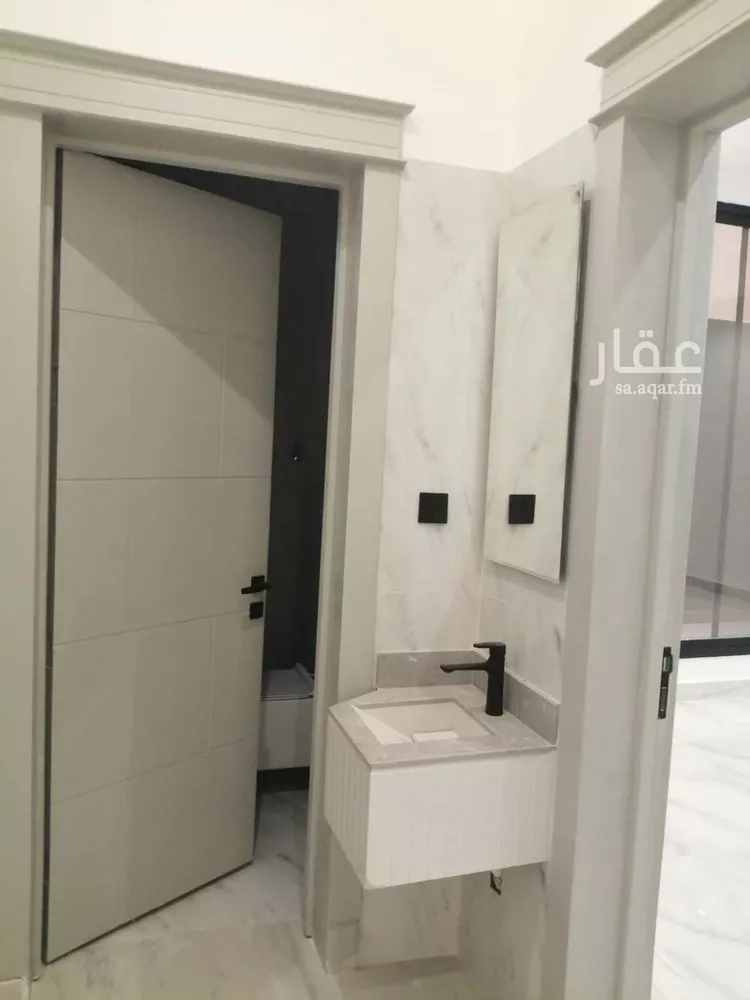 دور للبيع في شارع احمد العطار, حي الرمال, مدينة الرياض, منطقة الرياض صورة 4