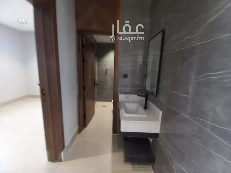 فيلا للبيع في شارع يعقوب بن أبي الفضل, حي عكاظ, مدينة الرياض, منطقة الرياض صورة 3