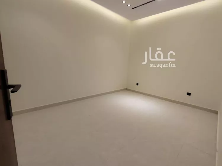 فيلا للبيع في شارع ابن سيدة اللغوي, حي عكاظ, مدينة الرياض, منطقة الرياض صورة 2