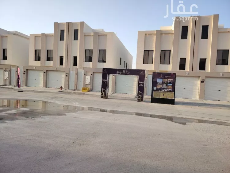 دور للبيع في شارع دقاف, حي عكاظ, مدينة الرياض, منطقة الرياض