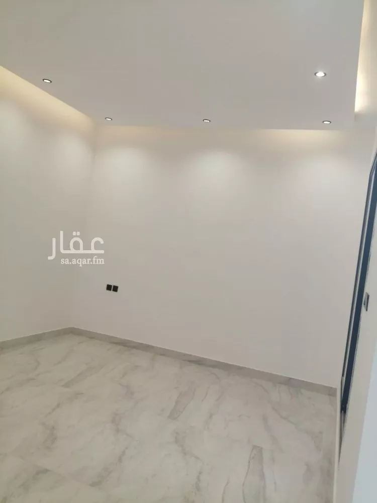 دور للبيع في شارع احمد العطار, حي الرمال, مدينة الرياض, منطقة الرياض صورة 5