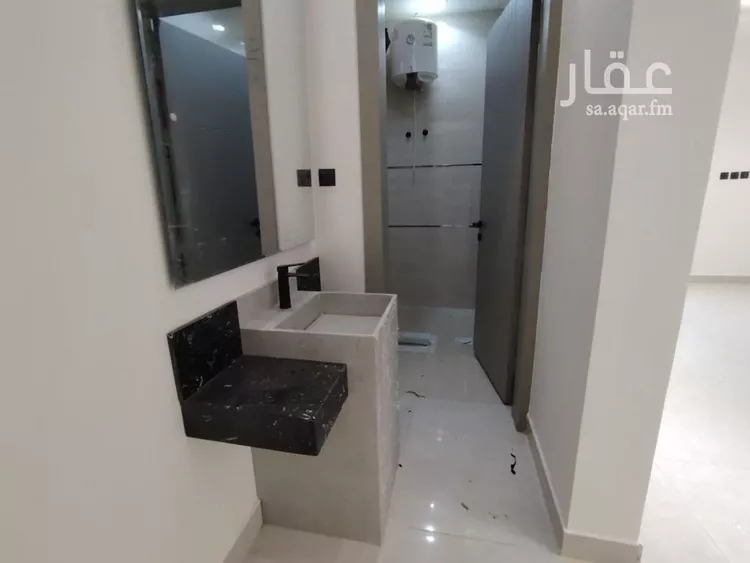 دور للبيع في شارع طريق الإمام مسلم , حي بدر, مدينة الرياض, منطقة الرياض صورة 5