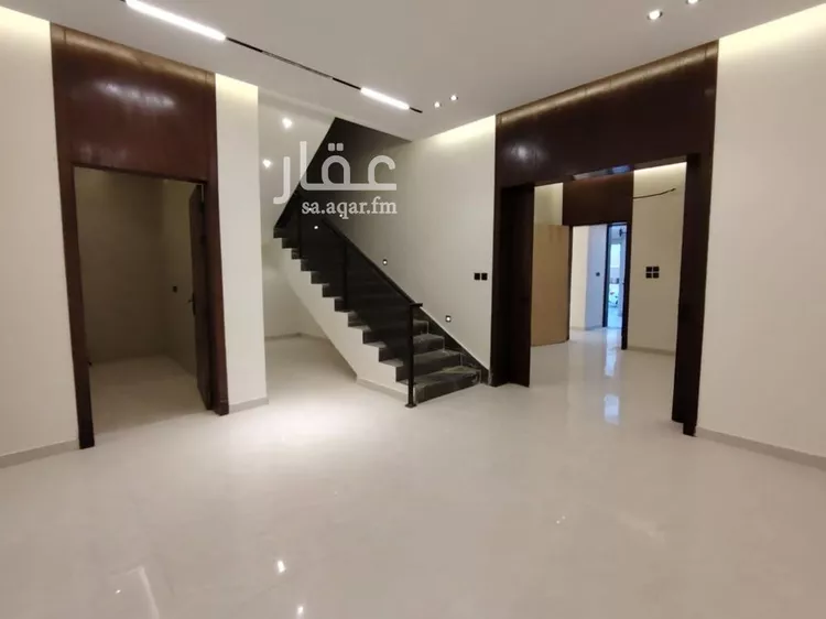 فيلا للبيع في شارع ابن سيدة اللغوي, حي عكاظ, مدينة الرياض, منطقة الرياض صورة 3