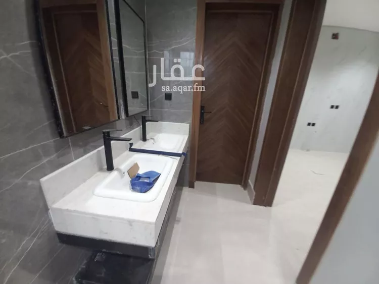 فيلا للبيع في شارع يعقوب بن أبي الفضل, حي عكاظ, مدينة الرياض, منطقة الرياض صورة 5