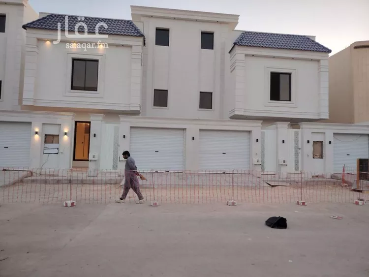 دور للبيع في شارع لصحراء الليبية الفرعى, حي عكاظ, مدينة الرياض, منطقة الرياض