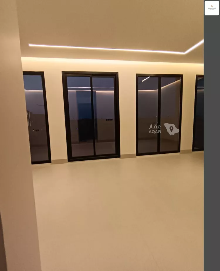 Floor for Sale in Riyadh Al Janadriyah