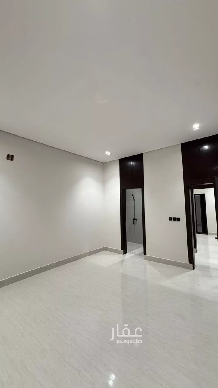 Floor for Sale in Riyadh Al Janadriyah 9