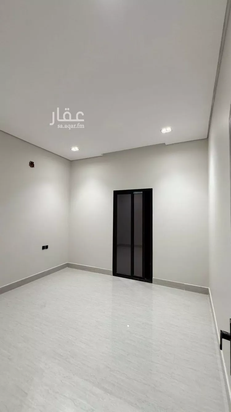 Floor for Sale in Riyadh Al Janadriyah 11