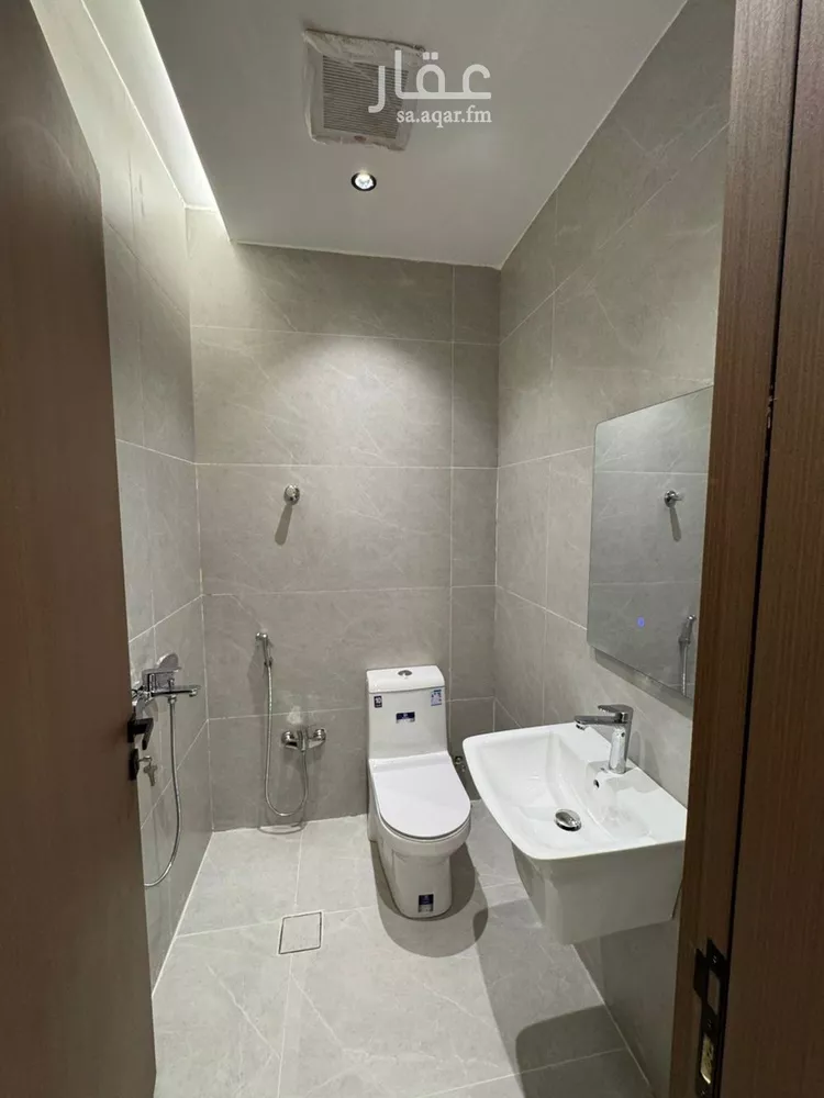 Floor for Rent in Riyadh Ash Sharq 15