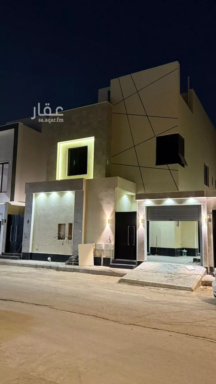 Floor for Sale in Riyadh Al Janadriyah 10