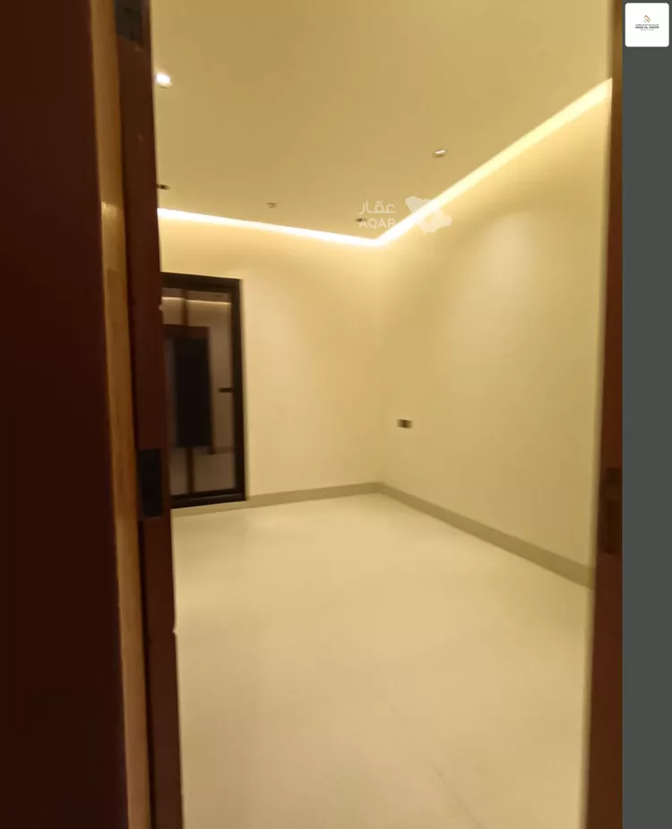 دور للبيع في شارع احمد بن عفيف, حي الجنادرية, مدينة الرياض, منطقة الرياض 7
