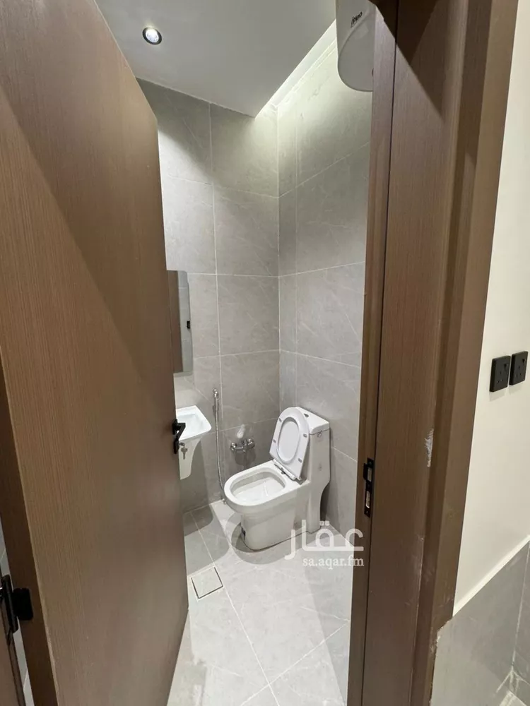 Floor for Rent in Riyadh Ash Sharq 11