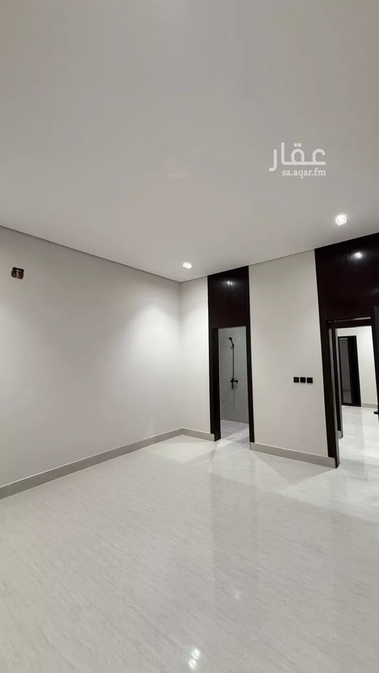 Floor for Sale in Riyadh Al Janadriyah 9