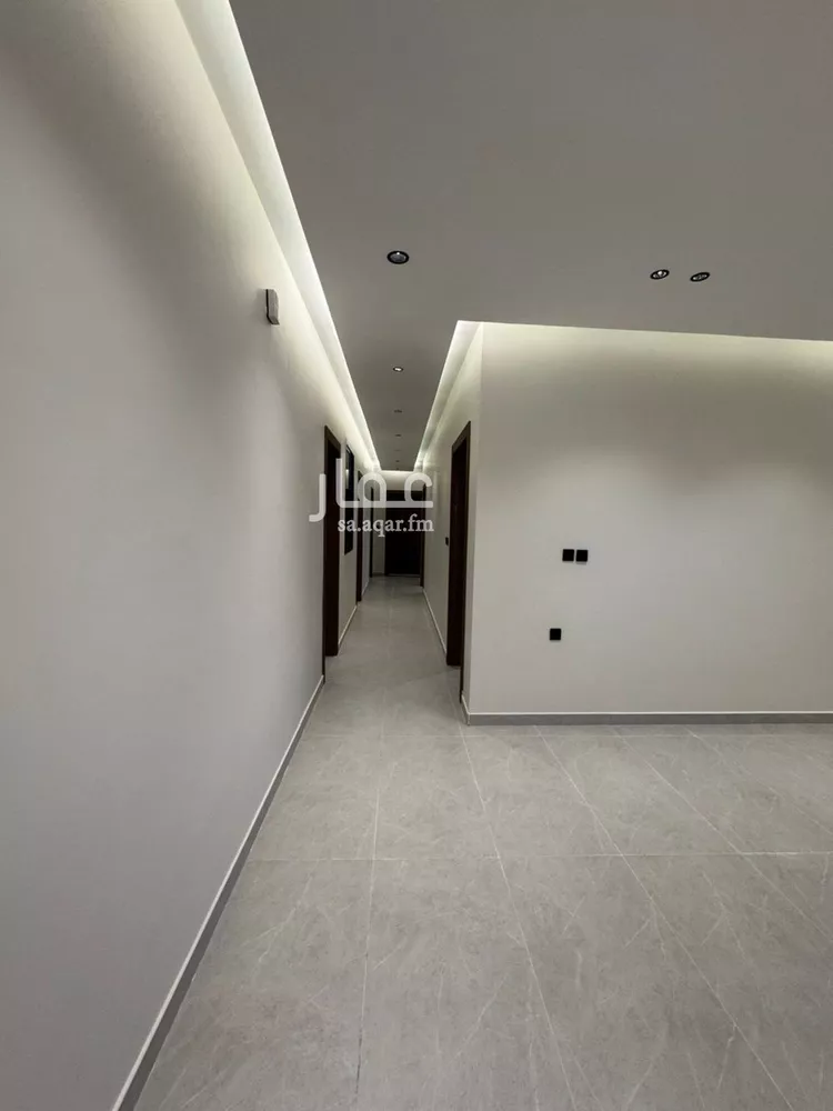 Floor for Rent in Riyadh Ash Sharq 8