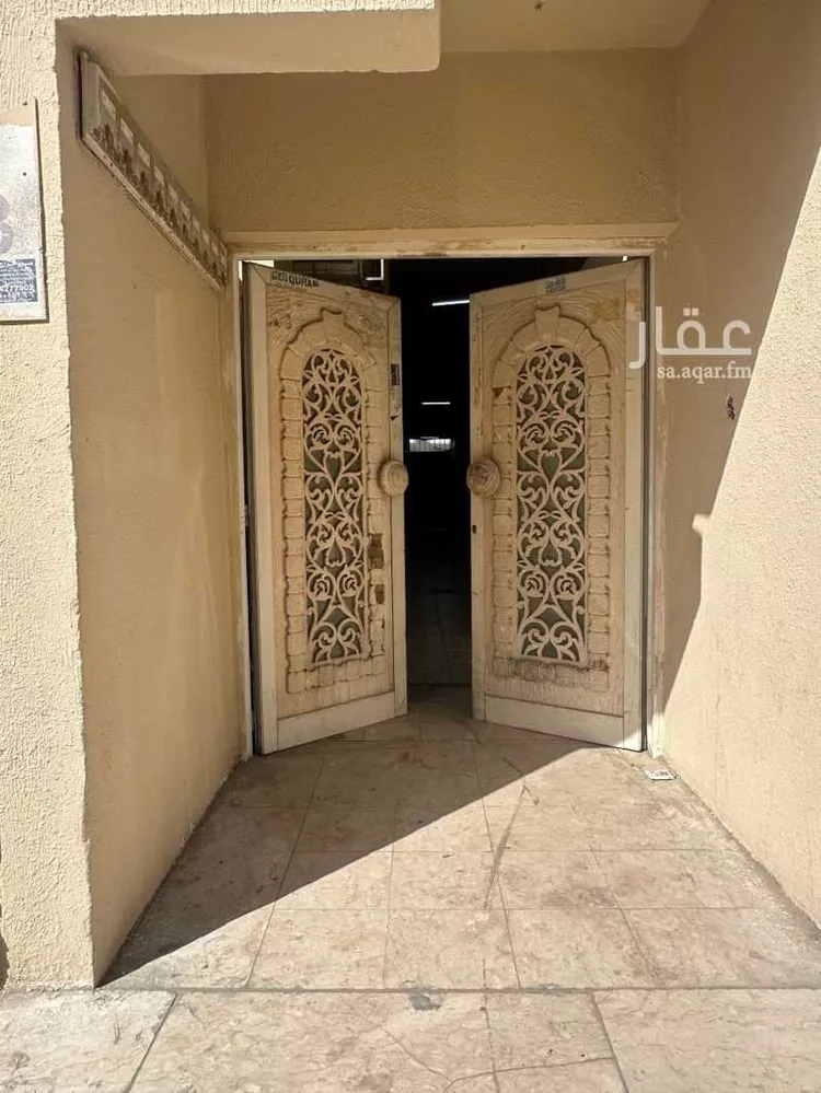 عمارة للبيع في شارع عبد الكريم السلمي, حي مدينة العمال, مدينة الدمام, المنطقة الشرقية صورة 3