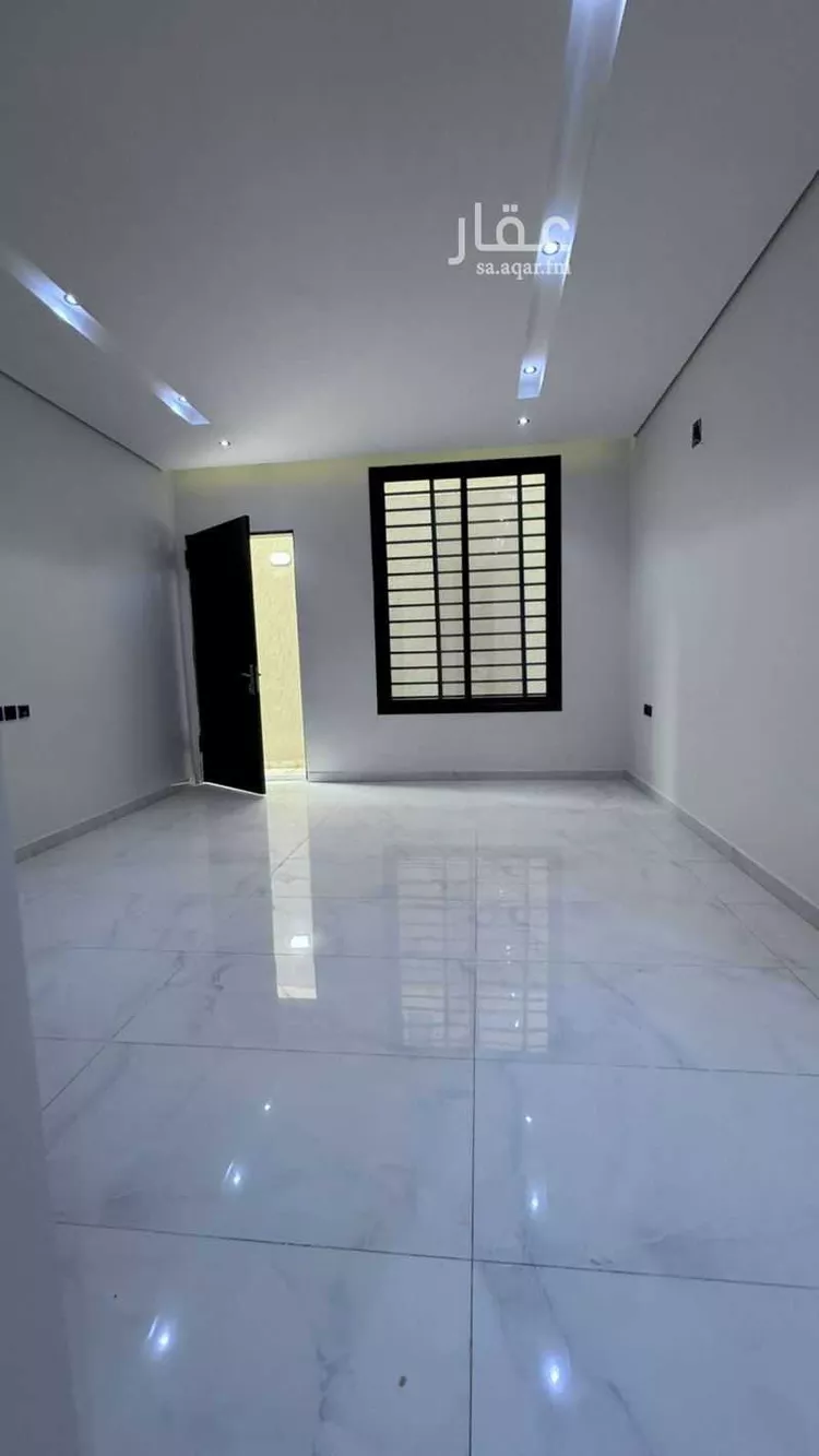 Floor for Sale in Riyadh Al Maizilah 7