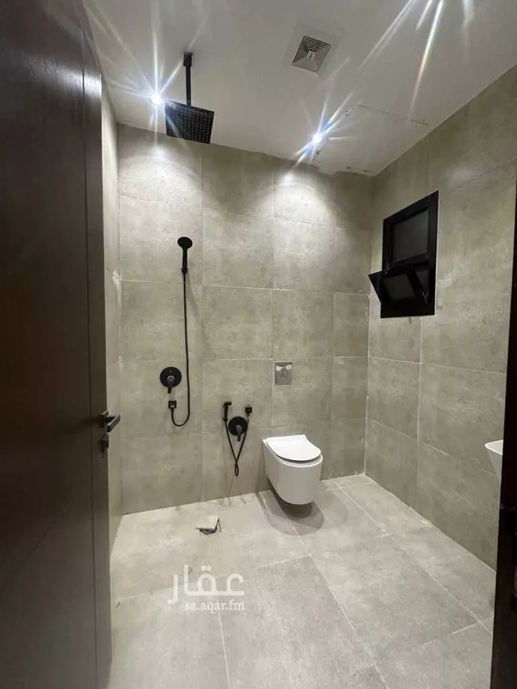فيلا للبيع في شارع عيسى ابن سلمان خليفه, حي المعيزيلة, مدينة الرياض, منطقة الرياض 11