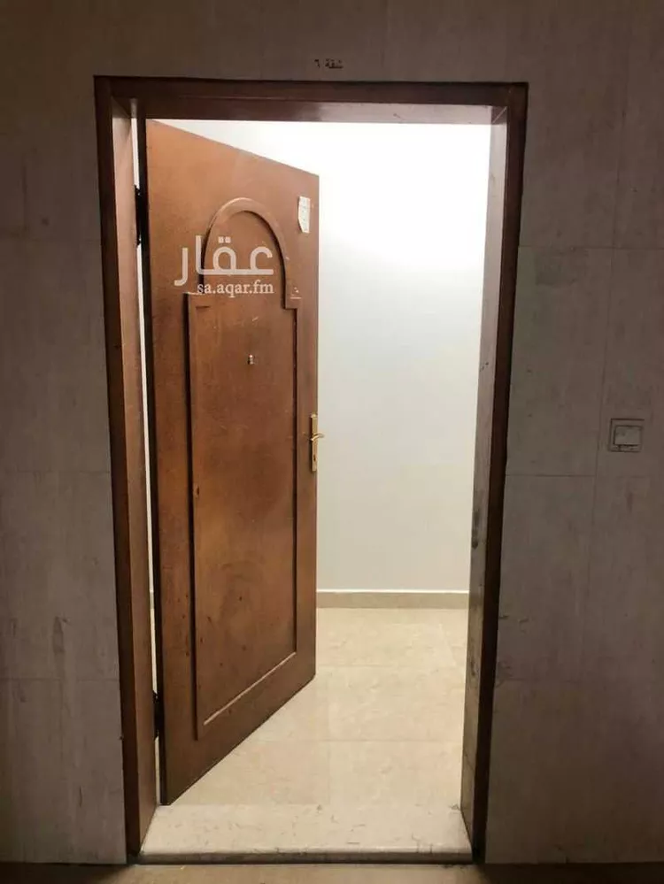 شقة للبيع في شارع سويد بن النعمان, حي العزيزية, مدينة الرياض, منطقة الرياض 9