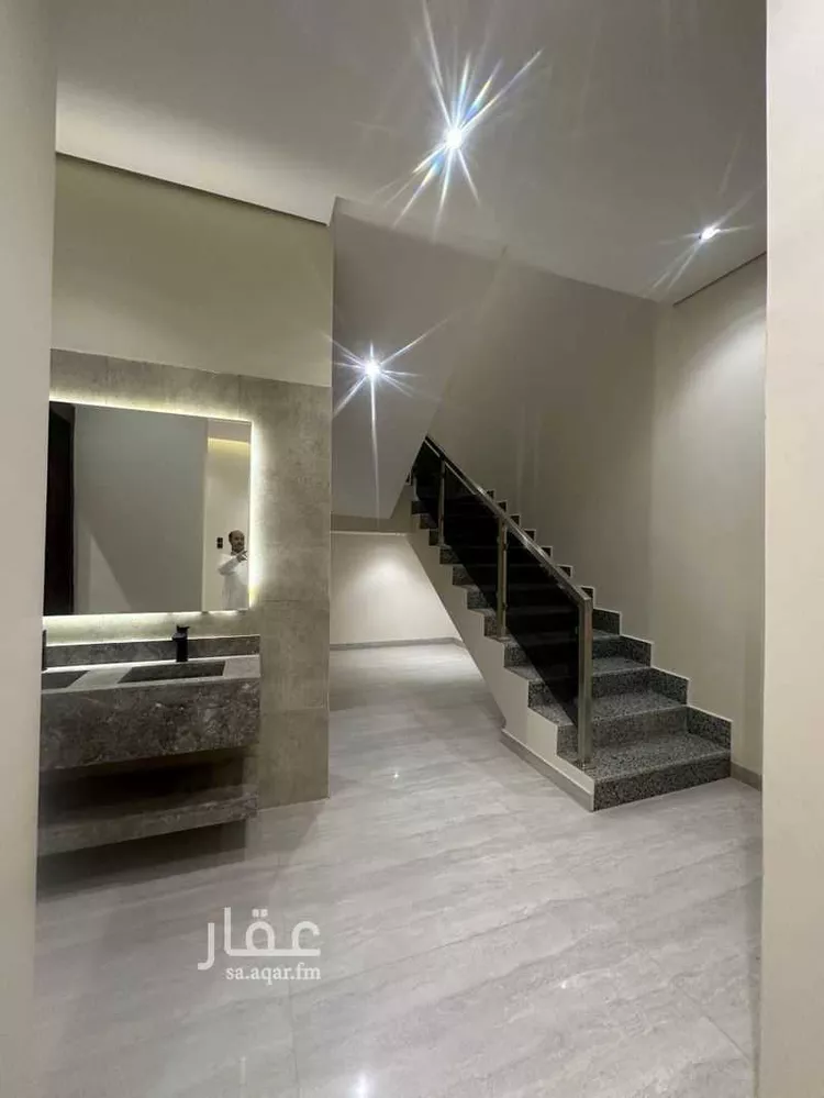فيلا للبيع في شارع عيسى ابن سلمان خليفه, حي المعيزيلة, مدينة الرياض, منطقة الرياض صورة 3
