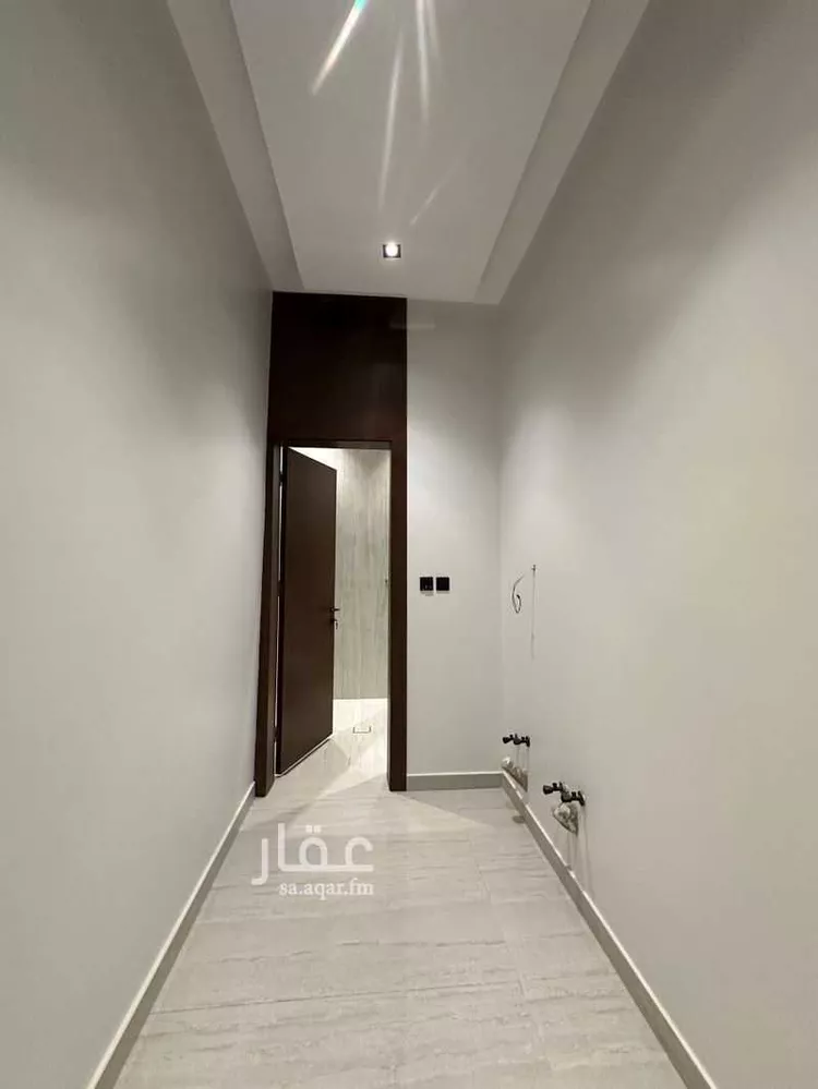 دور للبيع في شارع سلمة بن شبيب, حي البيان, مدينة الرياض, منطقة الرياض صورة 4