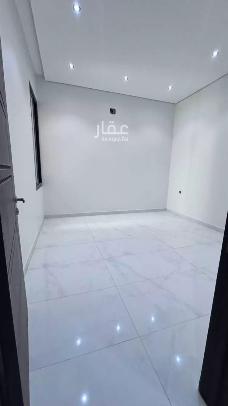 Floor for Sale in Riyadh Al Maizilah 9
