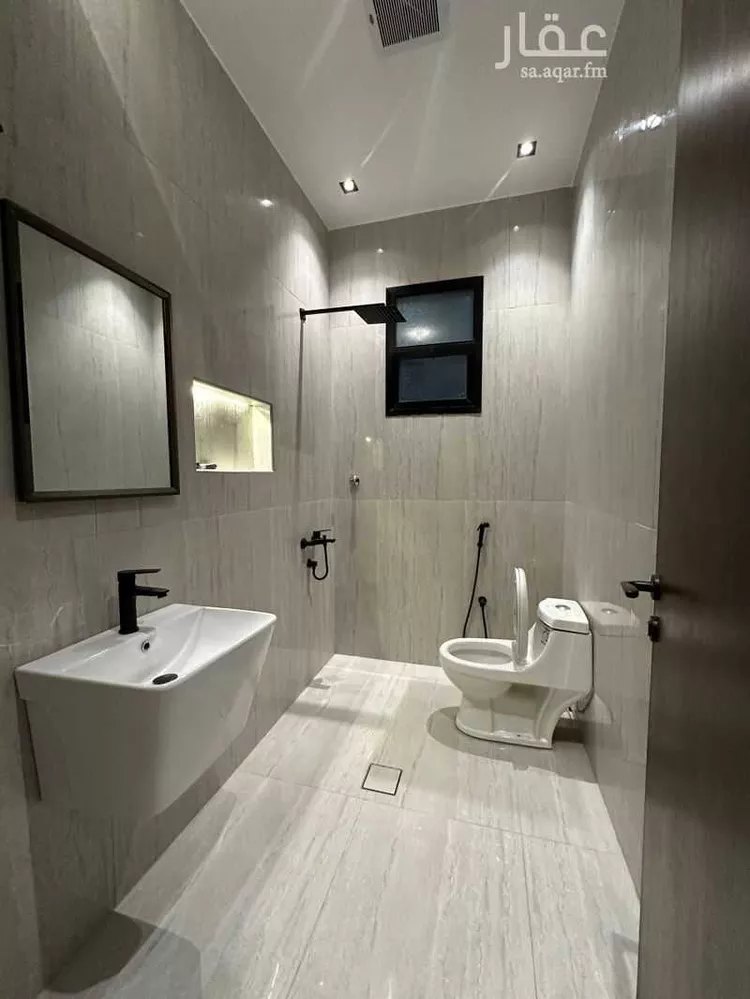 دور للبيع في شارع سلمة بن شبيب, حي البيان, مدينة الرياض, منطقة الرياض صورة 5