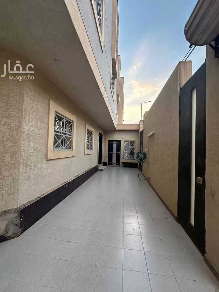 فيلا للبيع في شارع البطيحة, حي النظيم, مدينة الرياض, منطقة الرياض صورة 3