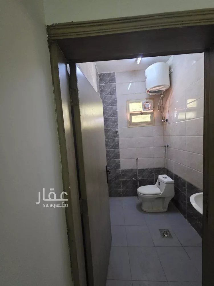 عمارة للبيع في شارع رقم 208, حي ظهرة لبن, مدينة الرياض, منطقة الرياض صورة 2