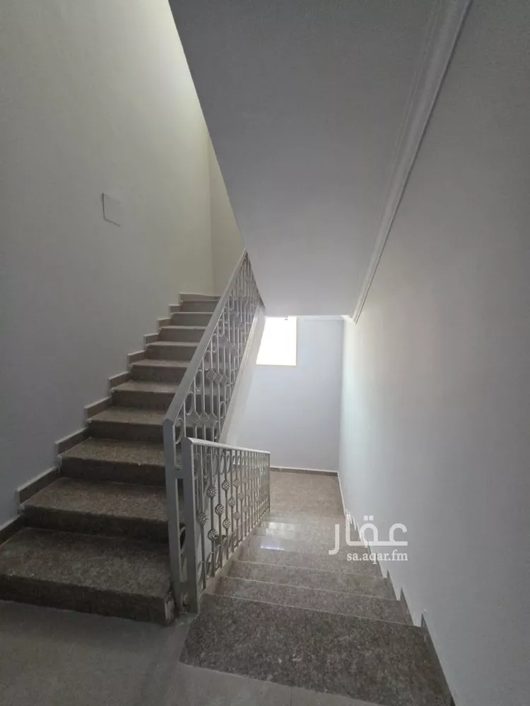 عمارة للبيع في شارع رقم 208, حي ظهرة لبن, مدينة الرياض, منطقة الرياض صورة 5