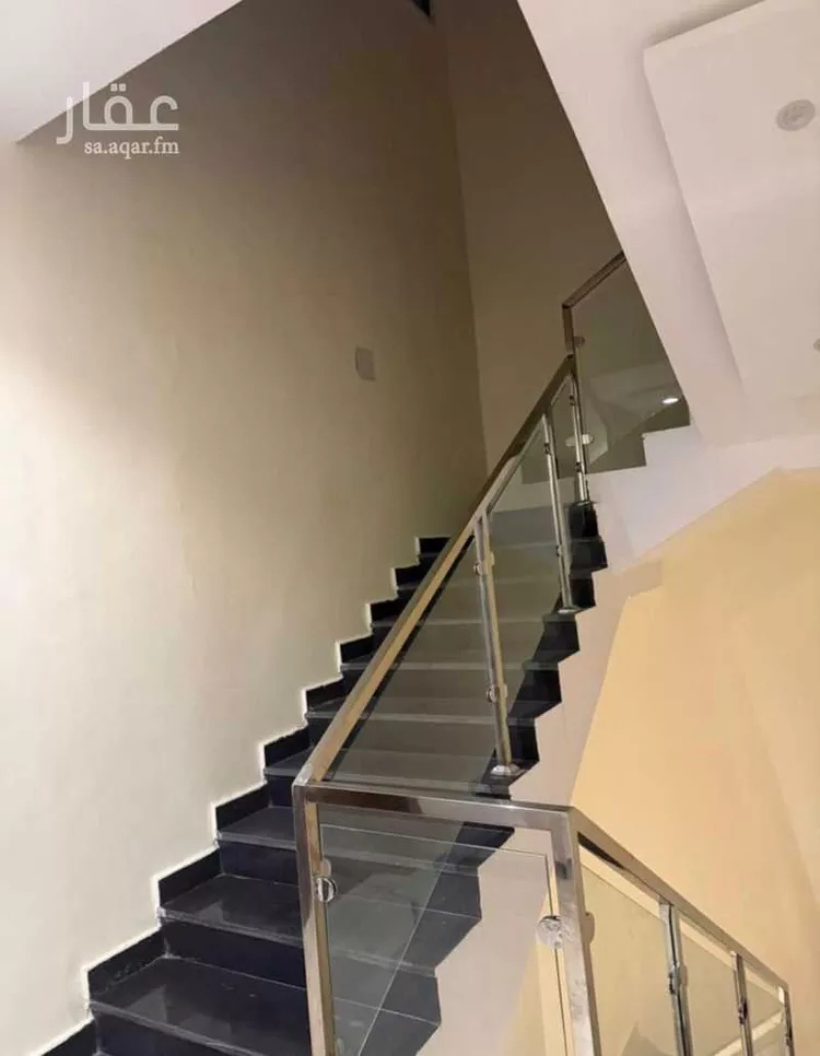 فيلا للإيجار في شارع حسين الأبريقي ، حي عريض ، الرياض ، منطقة الرياض صورة 3