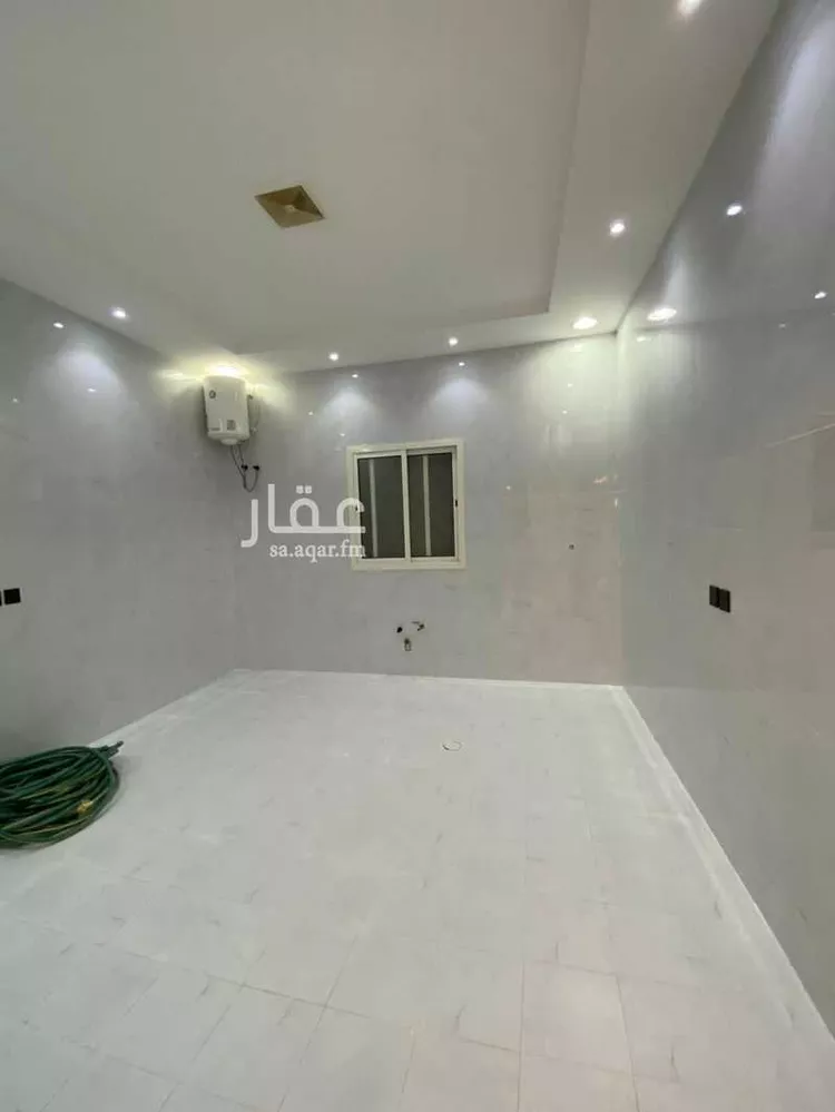 فيلا للبيع في شارع زينب بنت أبي سلمة, حي الرمال, مدينة الرياض, منطقة الرياض صورة 3