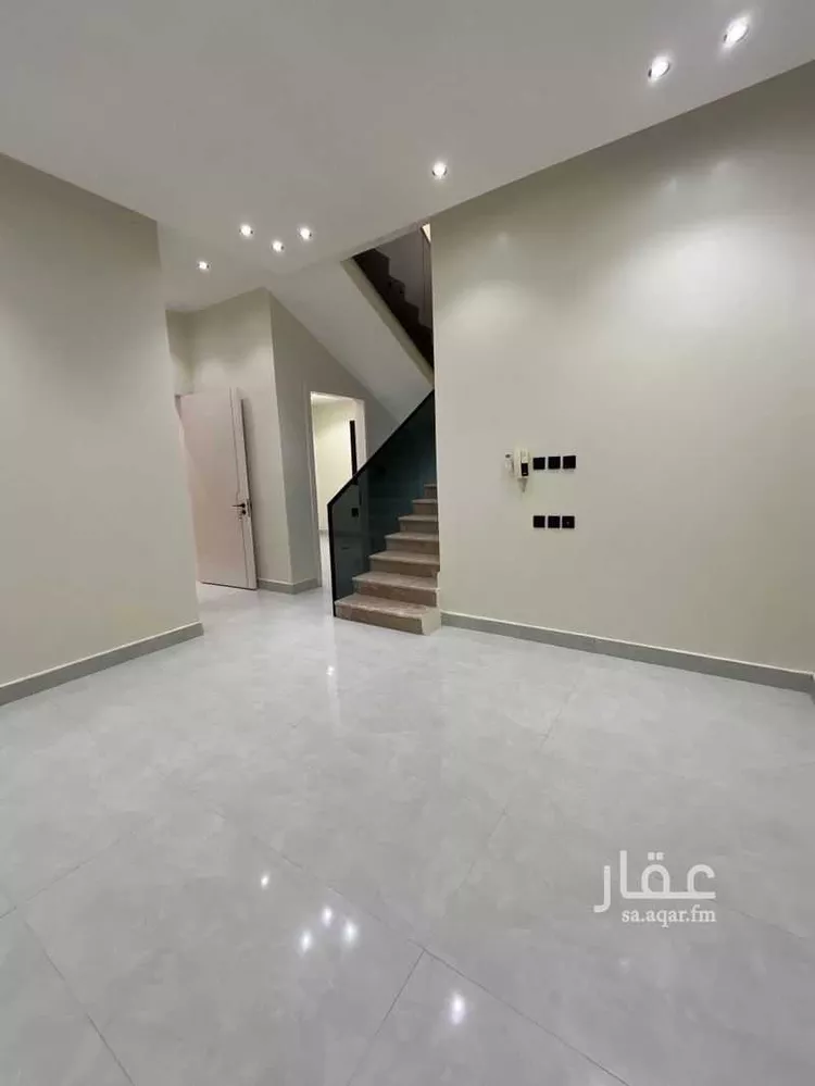 فيلا للإيجار في شارع إبراهيم بن حسين, حي الرمال, مدينة الرياض, منطقة الرياض صورة 4