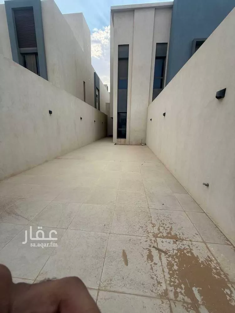 دور للإيجار في شارع الصفار الذهبي ، حي عكاظ ، الرياض ، منطقة الرياض 1 صورة