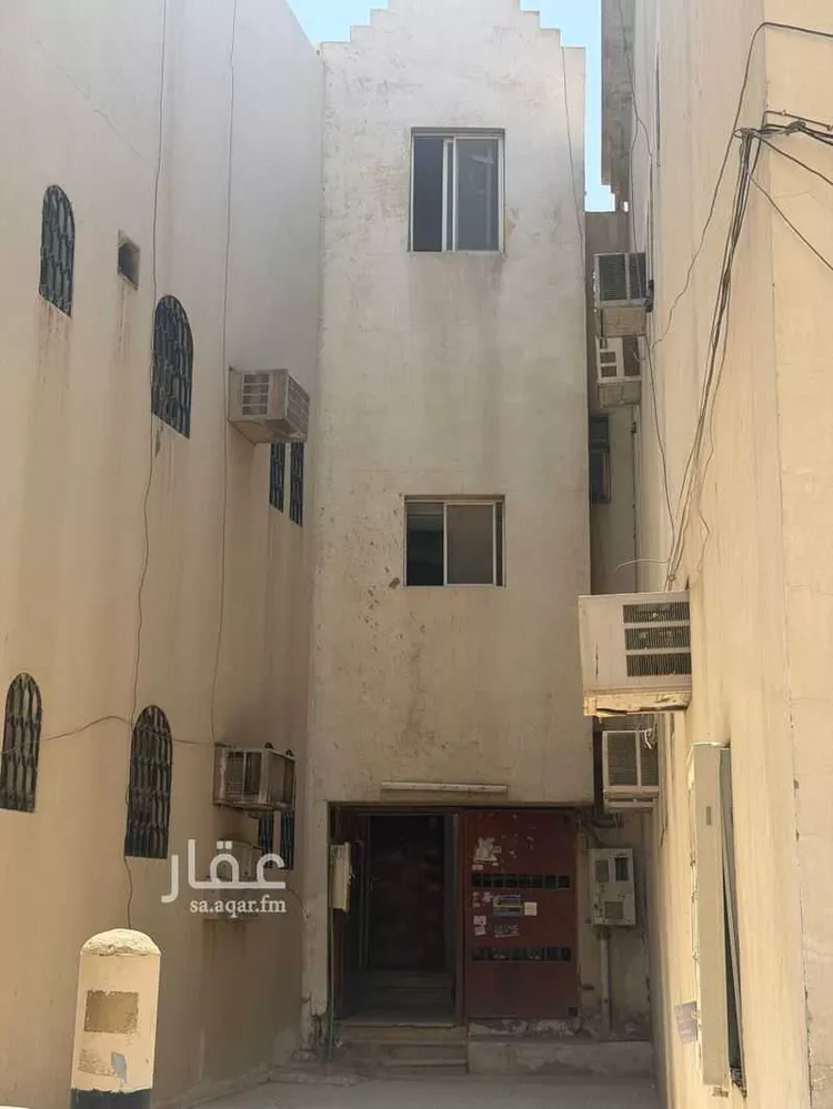 عمارة للبيع في شارع الرفيعي, حي سلطانة, مدينة الرياض, منطقة الرياض 1 صورة