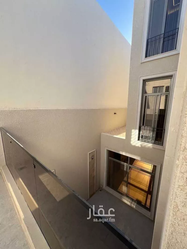 فيلا للبيع في شارع ضوء الصباح, حي المهدية, مدينة الرياض, منطقة الرياض صورة 4
