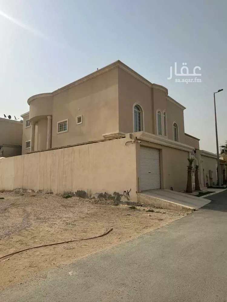 فيلا للبيع في شارع العيينه, حي الصواري, مدينة الخبر, المنطقة الشرقية صورة 2